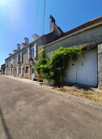 Chez Zoiseau Et Zoiseautte Bed & Breakfast Chassigny Bagian luar foto