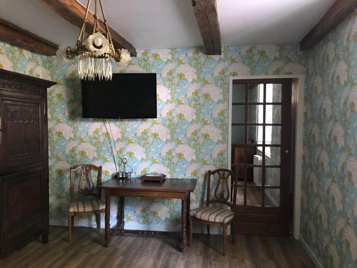 Chez Zoiseau Et Zoiseautte Bed & Breakfast Chassigny Bagian luar foto