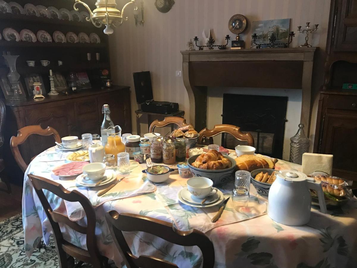 Chez Zoiseau Et Zoiseautte Bed & Breakfast Chassigny Bagian luar foto